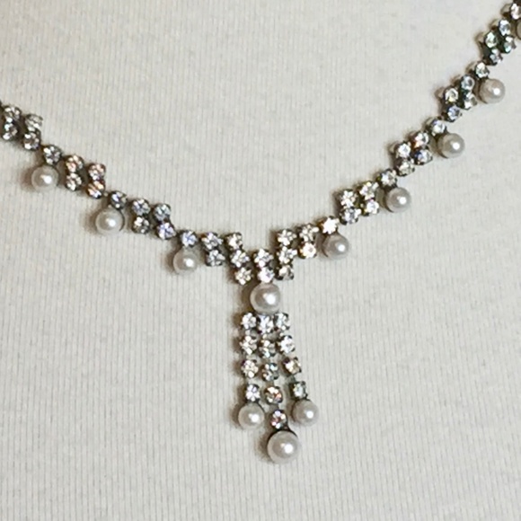 Rhinestone Faux Pearl Necklace 16" Costume Jewelry - Picture 5 of 7